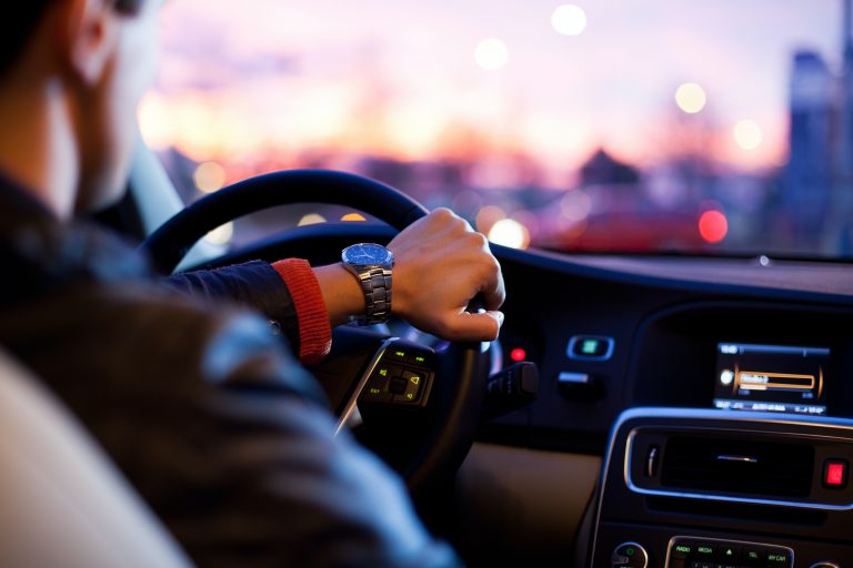 Read more about the article Leasing or buying fleet vehicles: How to make the right choice