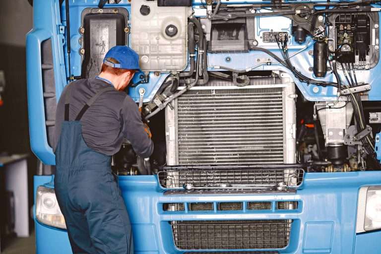 Read more about the article A fleet manager’s guide to effective fleet lifecycle management strategies